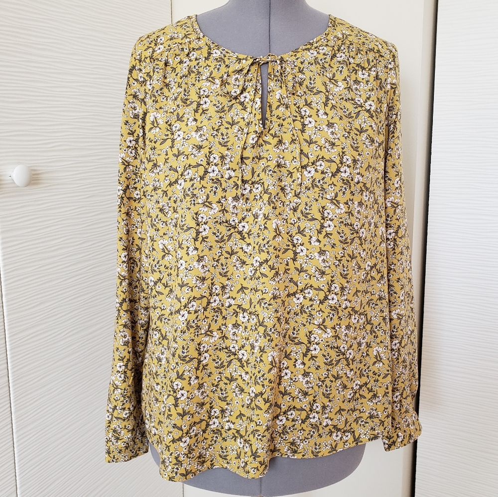 DR2 Print Floral Top Size XL NWOT